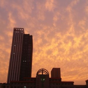 欧美性猛交XXXX三人直播
